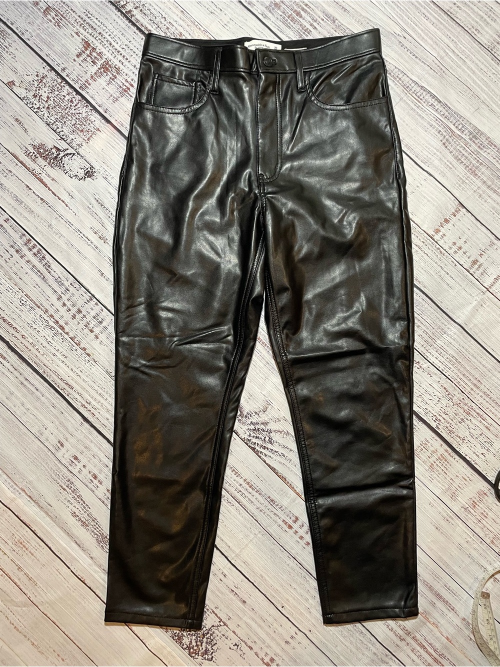 NWT Abercrombie & Fitch The Skinny High Rise Vegan leather pants. Size 10 - Picture 2 of 11